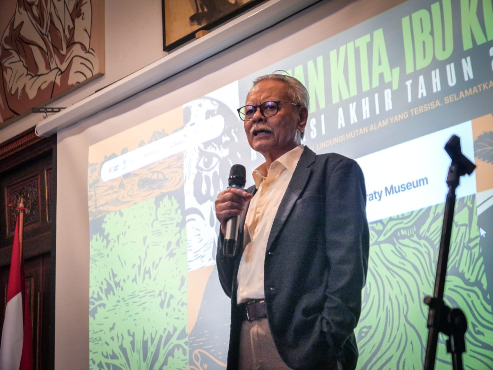 Ketua Koalisi Anti Korupsi Indonesia, Erry Riyana Hardjapamekas dalam acara refleksi “Hutan Kita, Ibu Kita: Refleksi Akhir Tahun 2025” memperingati Hari Ibu, 22 Desember 2025 (Dokumentasi JustCOP)